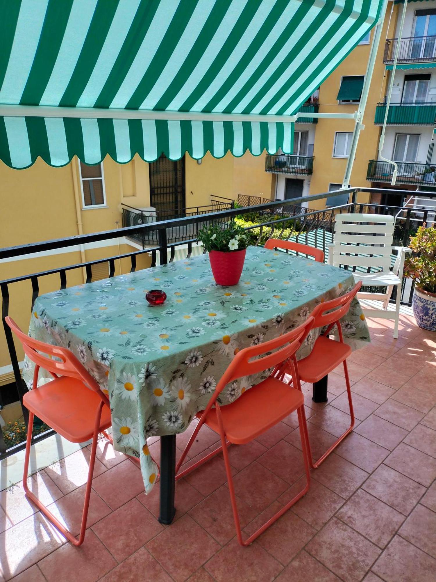 Yellow Submarine Freeparking Petfriendly Rapallo Exterior foto