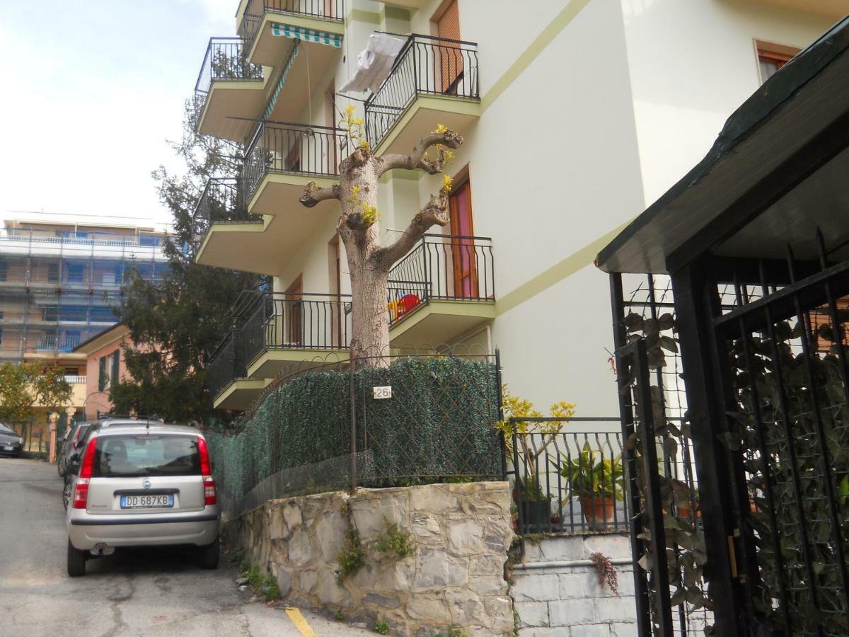 Yellow Submarine Freeparking Petfriendly Rapallo Exterior foto